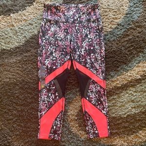 Floral Capri mesh athletic legging NWOT